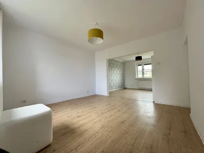 Zagnieżdżeni - Biuro Nieruchomości